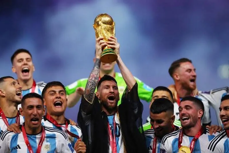 World Cup 2022 hoàn thiện bộ sưu tập danh hiệu và thay đổi cách thế giới nhìn nhận hành trình của Messi với Argentina.