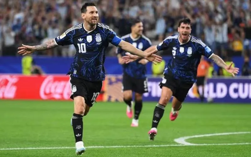 Tầm ảnh hưởng của Messi đã vượt ra ngoài sân cỏ và trở thành một phần của văn hóa bóng đá toàn cầu.