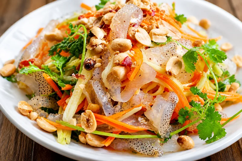 Cách làm nộm sứa giòn ngon chuẩn vị, dễ thực hiện tại nhà