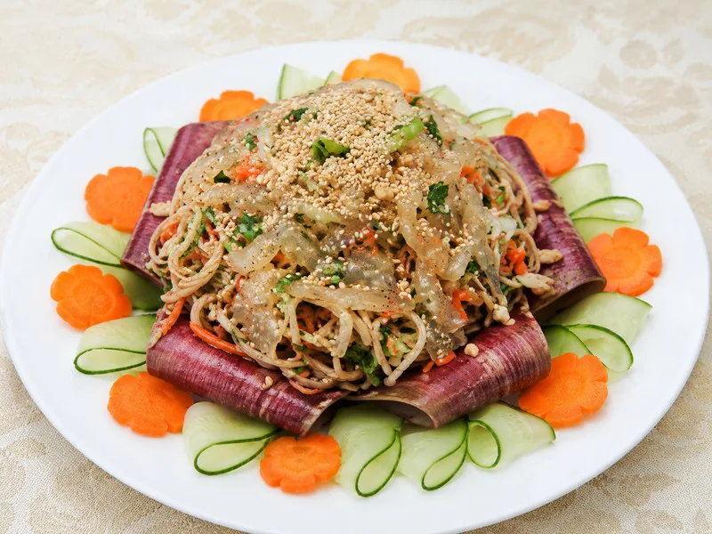 Nộm sứa hoa chuối mang phong vị dân dã hơn